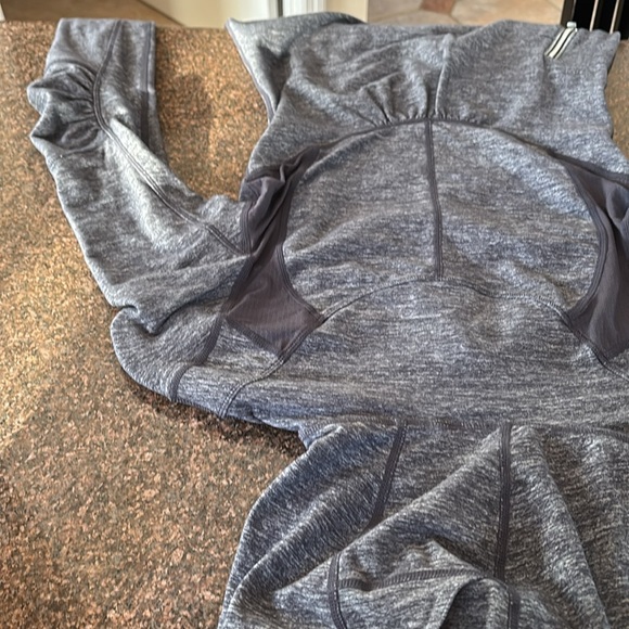 LULULEMON LADIESS GRAY HALF ZIP VENTED HOODIE THUMB HOLES SHIRT-4 - Picture 3 of 14